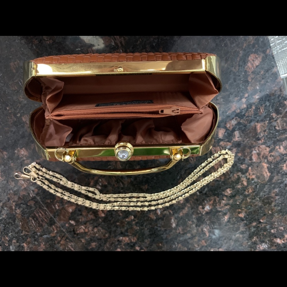 Purse - Picture 2 of 3